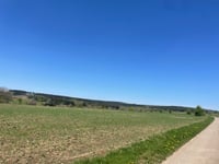 La Blanche Pierre desde Wibrin por Rue du Bourg