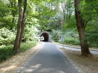 Erensteinerstraat über Kerkvoetpad