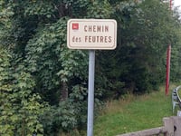 Chemin de la Trinité über Chemin des Feutres