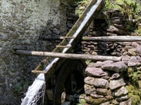 Baite di Mezzeno da Lenna via Lago Bernigolo