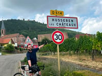 Husseren les Châteaux vanuit Eguisheim via Route du Vin