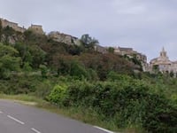 Venasque über Route de Pernes les Fontaines
