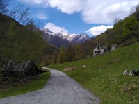 Alpe Giavine z Pontegrande przez Via Roma