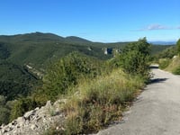 Rocher de Sampzon über Route du Rocher
