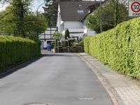 Berzbuir über Sankt-Hubert-Strasse