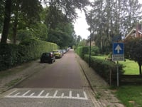 De Genestetlaan über Schout Leermolenstraat