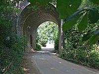 Valley Lane über Whalebone Lane