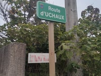 Route d'Uchaux