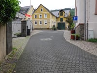 Robert-Schuman-Strasse über Reissstrasse