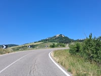 Salita di Sassofeltrio vanuit Molino Renzini