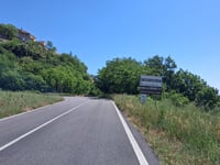 Salita di Sassofeltrio vanuit Molino Renzini