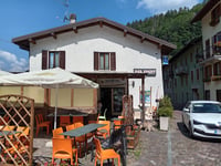 Baite di Mezzeno from Lenna via Lago Bernigolo