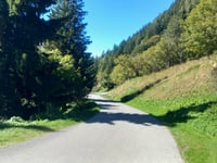 Baite di Mezzeno von Lenna über Lago Bernigolo
