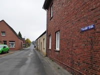 Bergstrasse von Schottheide