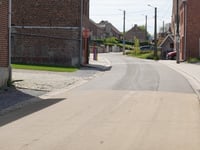 Bovenstraat über Bronstraat
