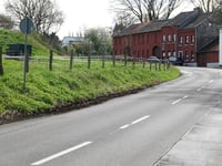Broicher Strasse von Broicher Bach
