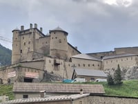 Château Queyras przez Route du Queyras