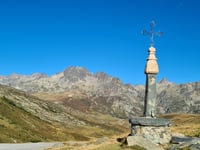 Col de la Croix-de-Fer from Barrage du Verney / Allemont