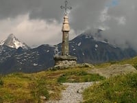 Col de la Croix-de-Fer from Barrage du Verney / Allemont