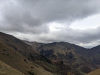 Sanctuaire Notre-Dame de La Salette / Col des Prés Salés vanuit Corps