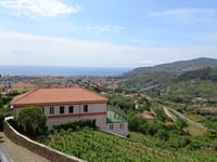 Diano Castello über Via Besusta