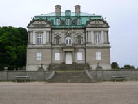 Eremitageslottet por Søndre Eremitagevej