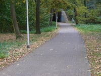 Erensteinerstraat über Kerkvoetpad