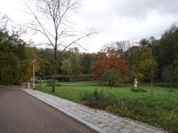 Erensteinerstraat über Kerkvoetpad