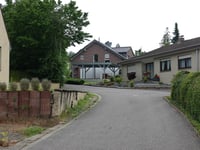 Friedhofstrasse über Auf den Heggen