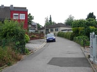 Friedhofstrasse über Auf den Heggen