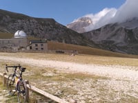 Gran Sasso d'Italia / Campo Imperatore vanuit Lago Racollo