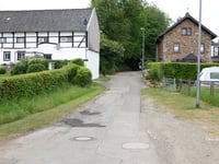Im Steinfeld via Rote Gasse