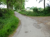 Im Steinfeld via Rote Gasse