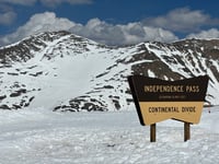 Independence Pass von Twin Lakes