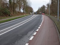 Jeugrubbe über Randweg