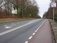 Jeugrubbe über Randweg