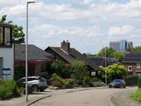 K.L.M.-straat via Piet Malherbestraat