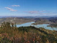 Kašćergas desde Jezero Butoniga