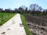 Kleine-Spouwen über Bergweg