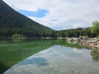 Laghi di Fusine vanuit Fusine in Valromana