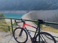 Lago di Place Moulin desde Roisan