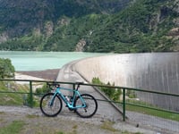 Lago di Place Moulin desde Roisan