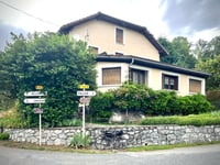 Les Granges przez Route de Pallud