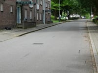 Madoerastraat über Anjelierenstraat