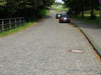 Melatener Strasse über Schneebergweg
