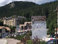 Mendel Pass / Passo Mendola z Sarnonico przez Villini dell'Alpe