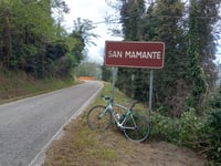 Monte dei Feriti über Via San Mamante