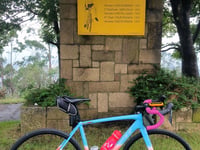 Monte Naranco / Monumento al Sagrado Corazón de Jesús vanuit Oviedo