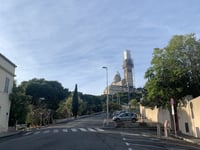 Montée de la Bonne Mère / Notre-Dame-de-la-Garde via Rue des Lices
