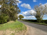 Netherworton Road über Iron Down Hill